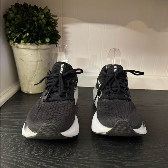 Brooks Womens Size 8 B Glycerin 21 1204081B090 Black Running Shoes Sneakers - Picture 2 of 15